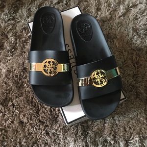 Womens Guess slides size 9